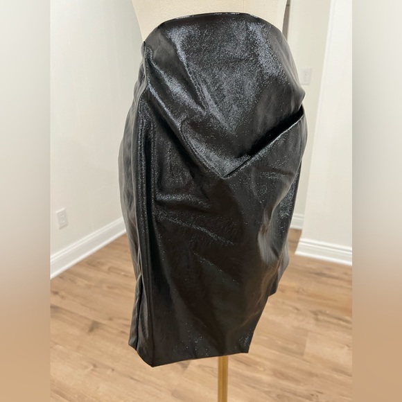 Sunset & Spring Patent Bow Mini Skirt - Picture 15 of 16